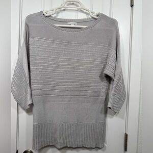 New York & Company Gray Textured Knit Sweater – Small